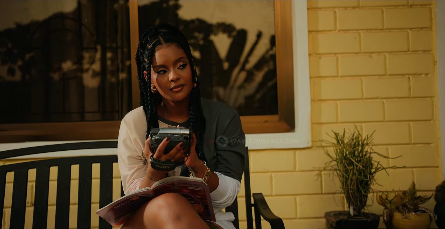 Music Video : Mimi Mars – For You